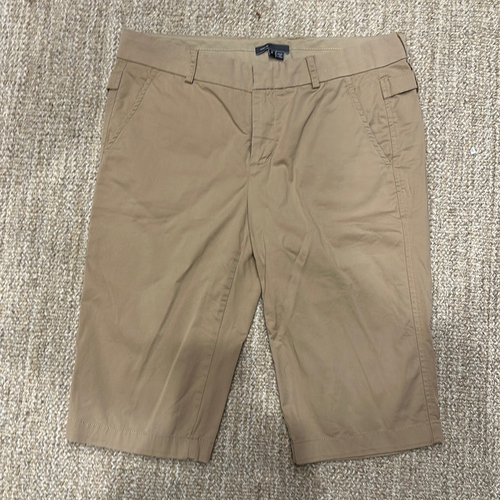 Vince Bermuda Khaki shirt size 6